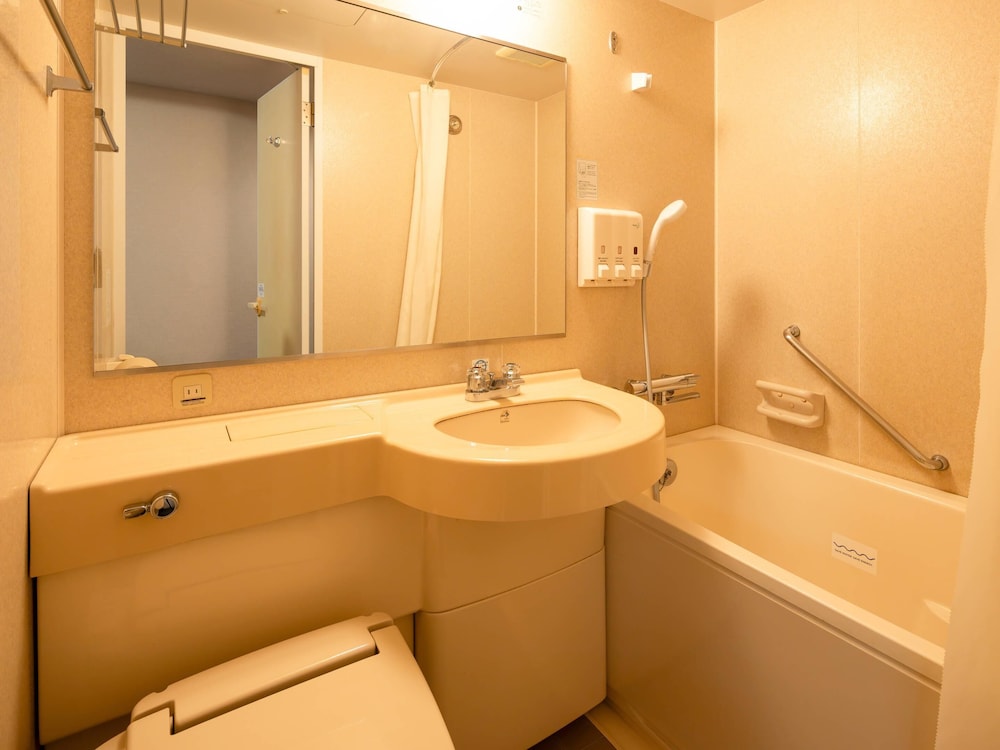 ルーム ダブルベッド 1 台 禁煙 バスルーム0 | コンフォートホテル豊川