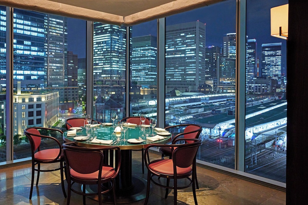 メインイメージ | フォーシーズンズホテル丸の内 東京