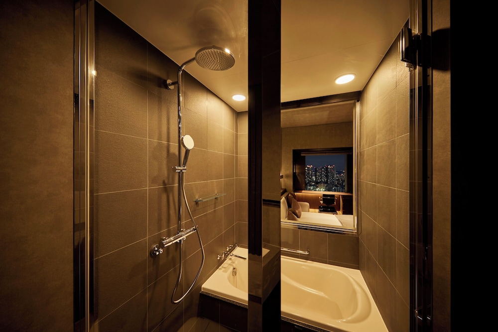 エグゼクティブフロア キングルーム 38階 (エグゼクティブフロア特典付) バスルーム1 | ザ ロイヤルパークホテル アイコニック 東京汐留