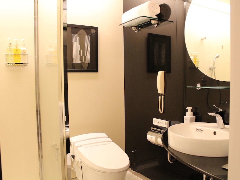 スタンダードダブル バスルーム1 | ザ ロイヤルパークホテル アイコニック 東京汐留