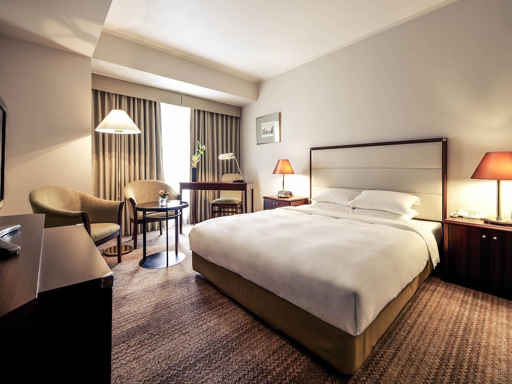 スーペリア ルーム クイーンベッド 1 台 | ザ サイプレス メルキュールホテル 名古屋