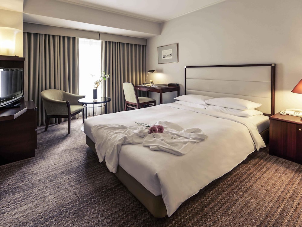 スタンダード ダブルルーム ダブルベッド 1 台 | ザ サイプレス メルキュールホテル 名古屋