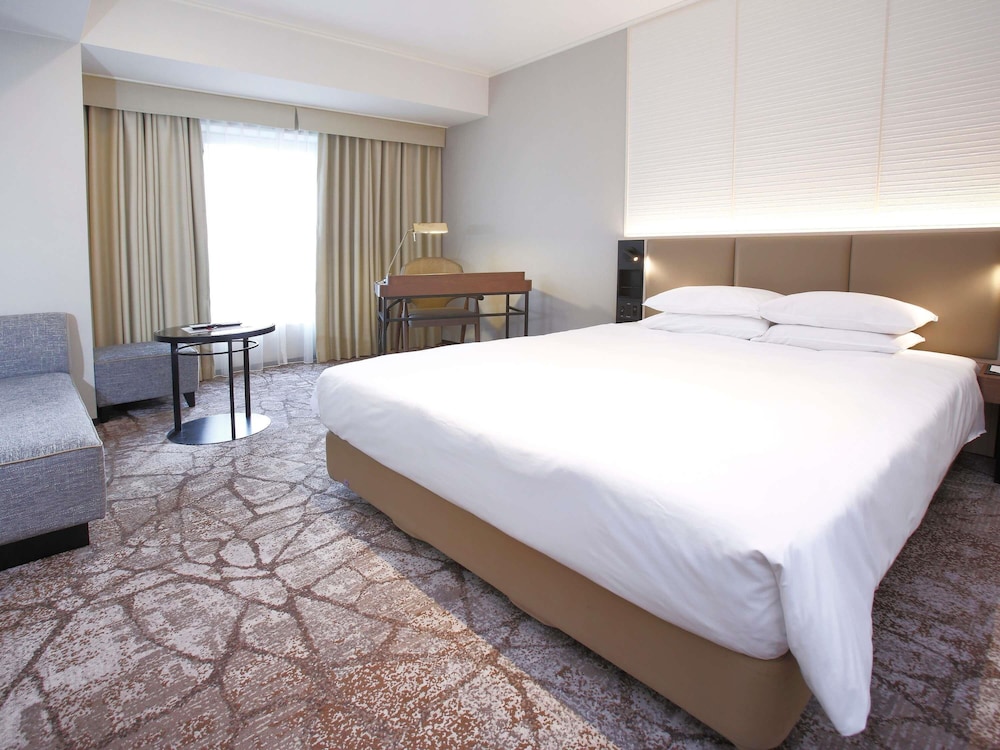 Privilege ルーム クイーンベッド 1 台 | ザ サイプレス メルキュールホテル 名古屋