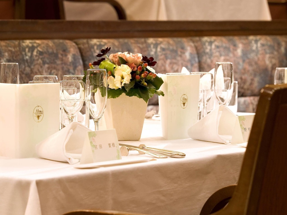 デラックス ツインルーム シングルベッド 2 台 客室1 | ザ サイプレス メルキュールホテル 名古屋