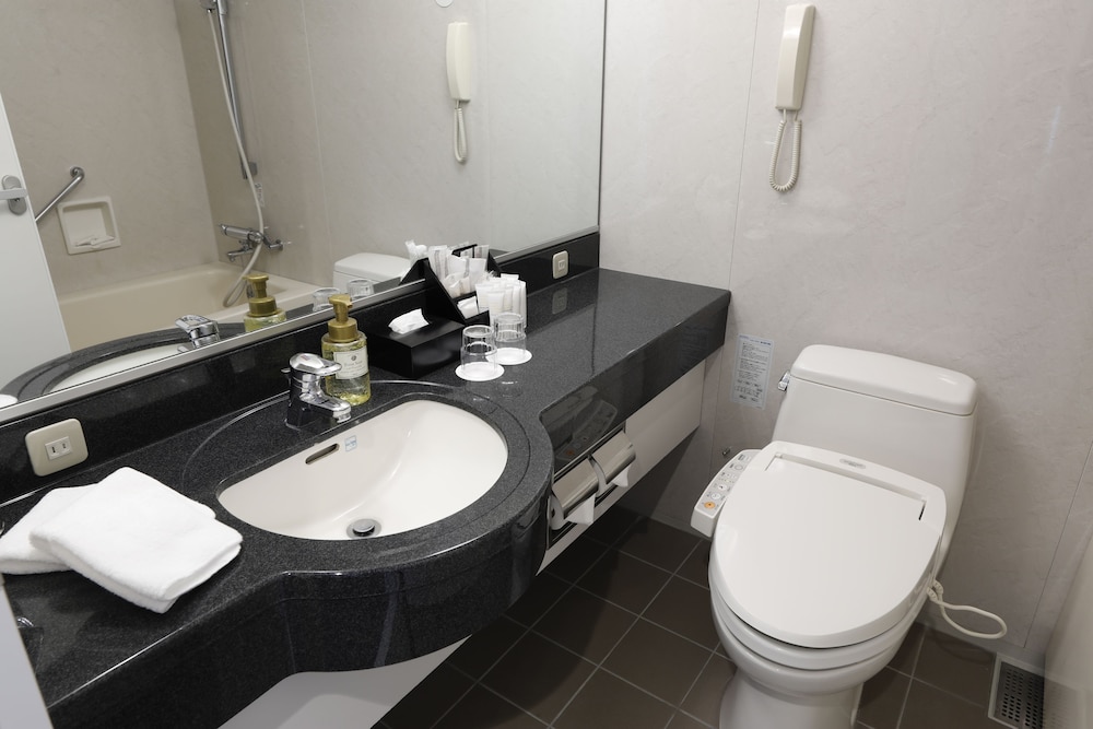 スタンダード ルーム ダブルベッド 1 台 バスルーム0 | ANAクラウンプラザホテル米子 by IHG