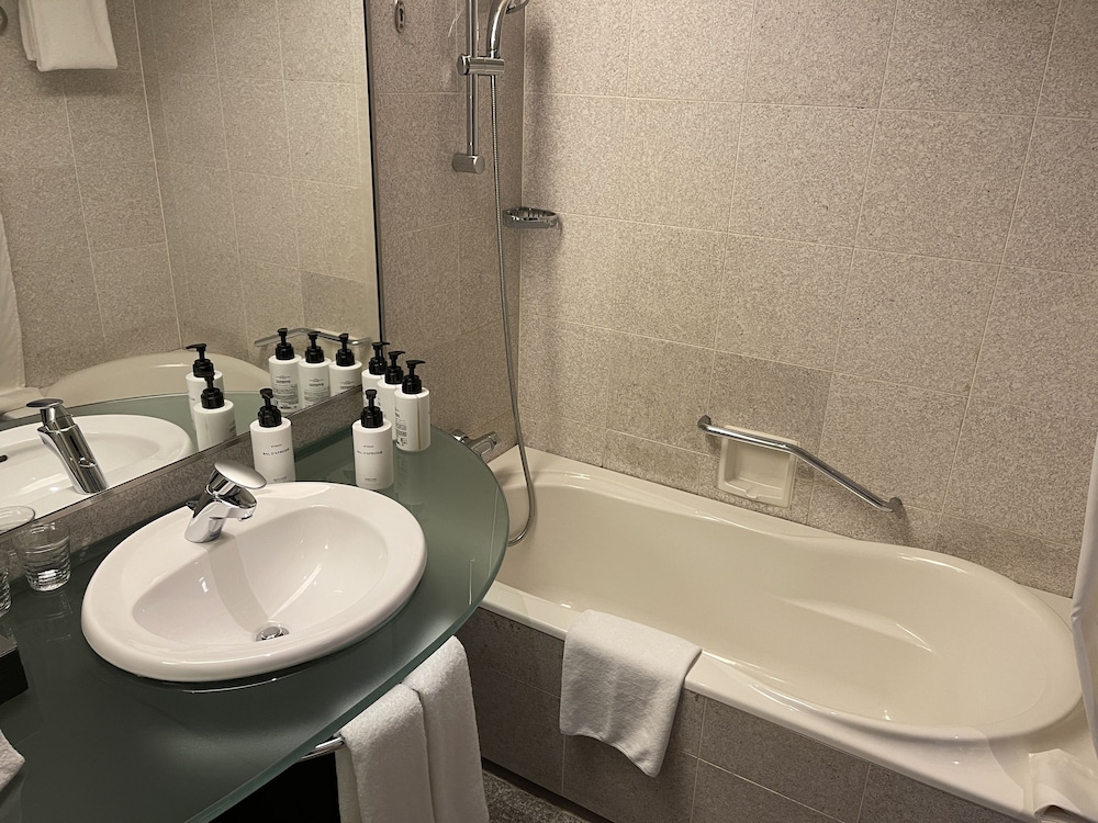 クラシック ルーム バスルーム0 | ストリングスホテル東京インターコンチネンタル by IHG