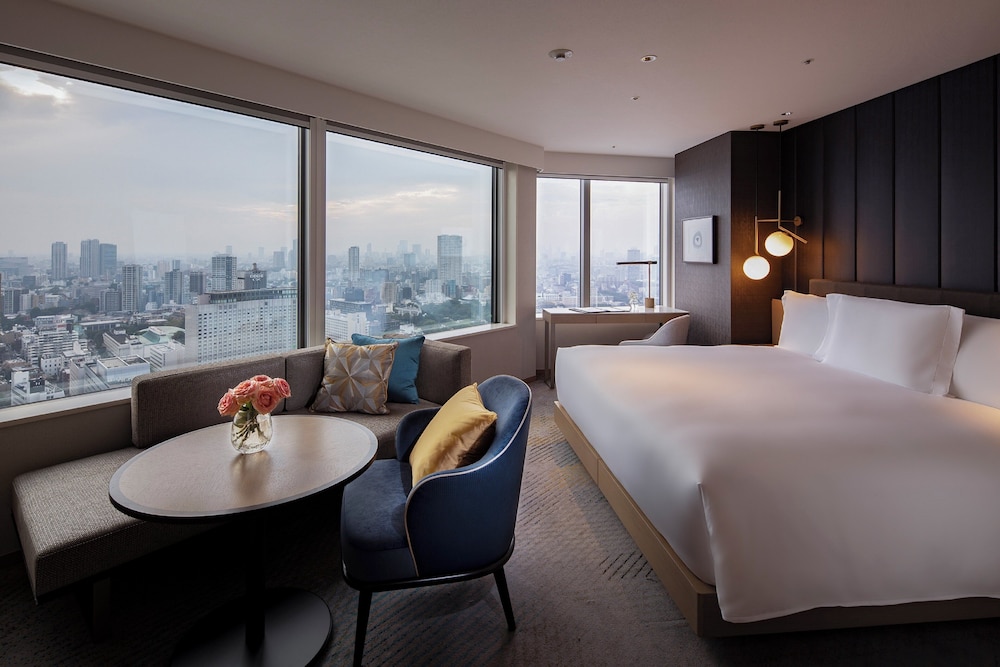 プレミアム ルーム キングベッド 1 台 クラブラウンジ利用可 | ストリングスホテル東京インターコンチネンタル by IHG