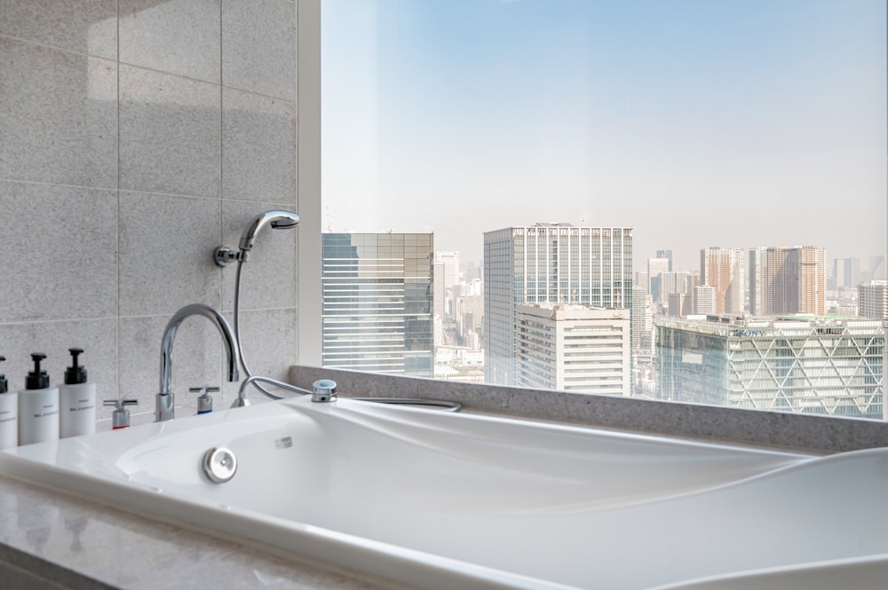 プレミアム ルーム キングベッド 1 台 クラブラウンジ利用可 (Luxury Bath, View) | ストリングスホテル東京インターコンチネンタル by IHG