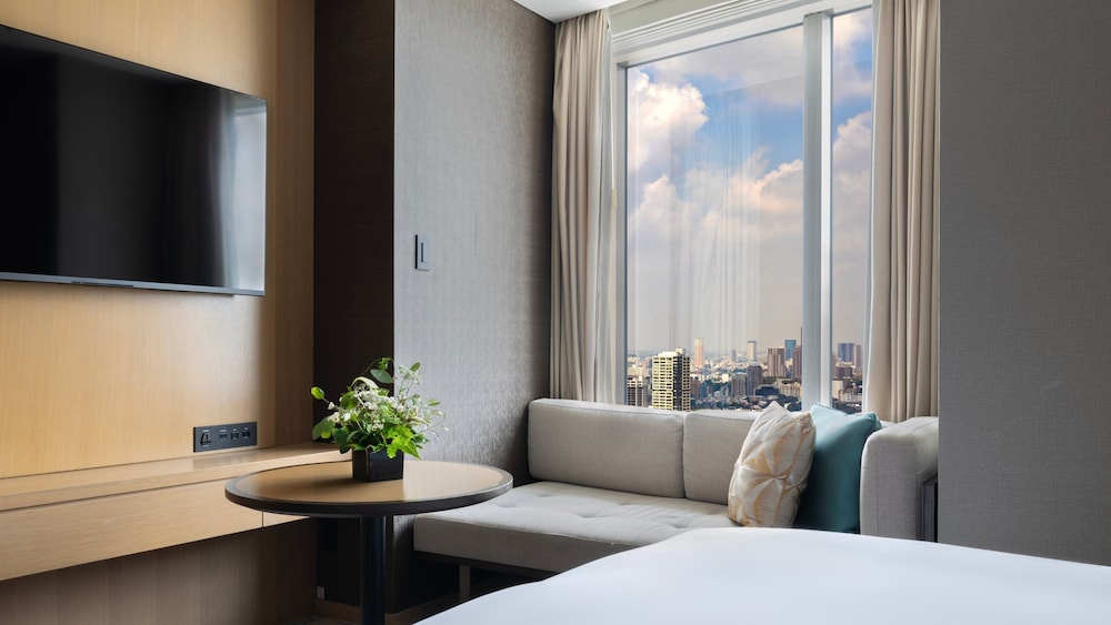 クラシック ルーム ダブルベッド 1 台 客室3 | ストリングスホテル東京インターコンチネンタル by IHG