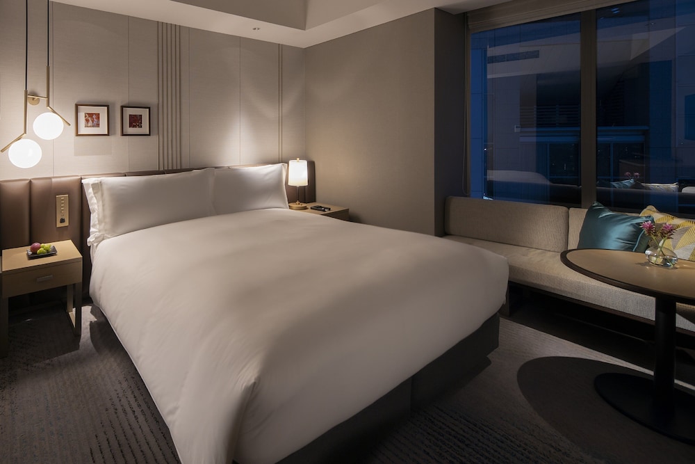 クラシック ルーム ダブルベッド 1 台 | ストリングスホテル東京インターコンチネンタル by IHG