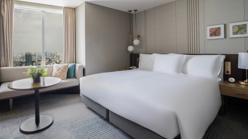 クラシック ルーム キングベッド 1 台 | ストリングスホテル東京インターコンチネンタル by IHG