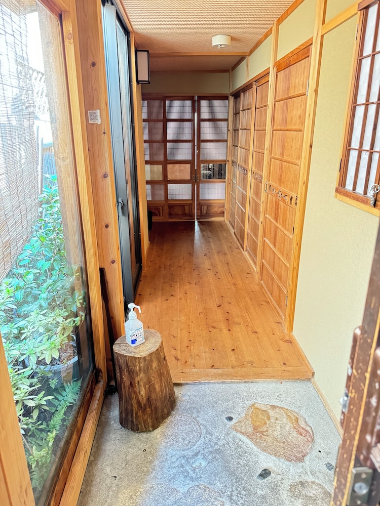 4人部屋 専用バスルーム (2,3,4名) 客室4 | ロマン館