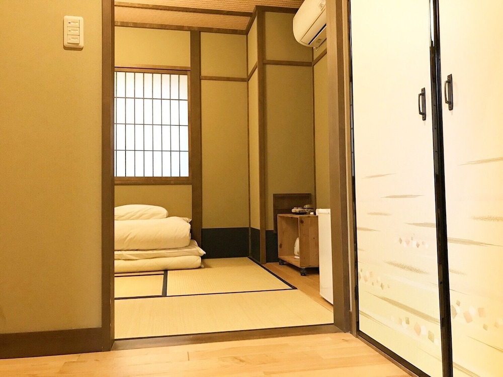 ツインルーム 専用バスルーム 客室1 | ロマン館