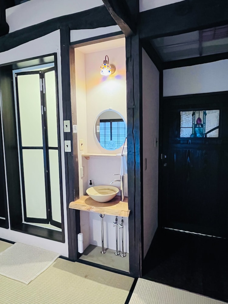 トリプルルーム専用シャワー付き(2,3名) 客室3 | ロマン館