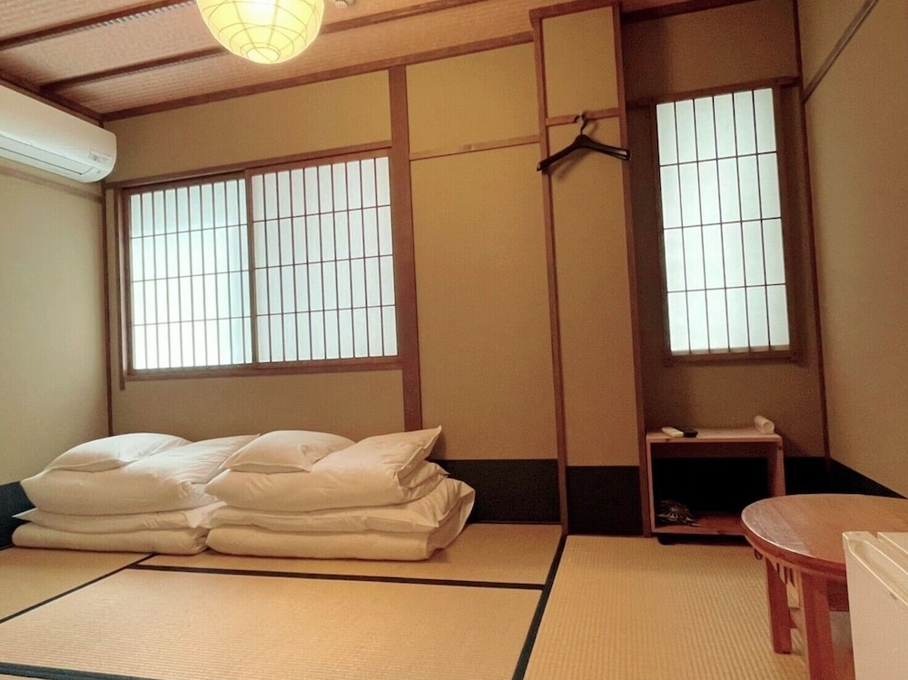 ツインルーム 専用バスルーム | ロマン館