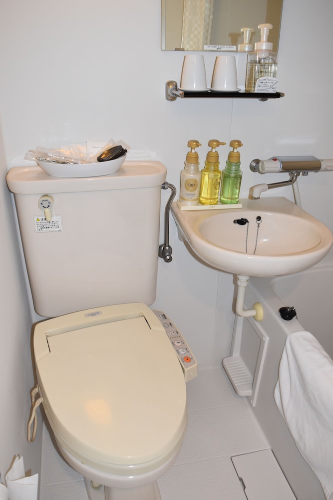 スモールダブルルーム 喫煙 (10㎡) バスルーム1 | Tマークシティホテル札幌