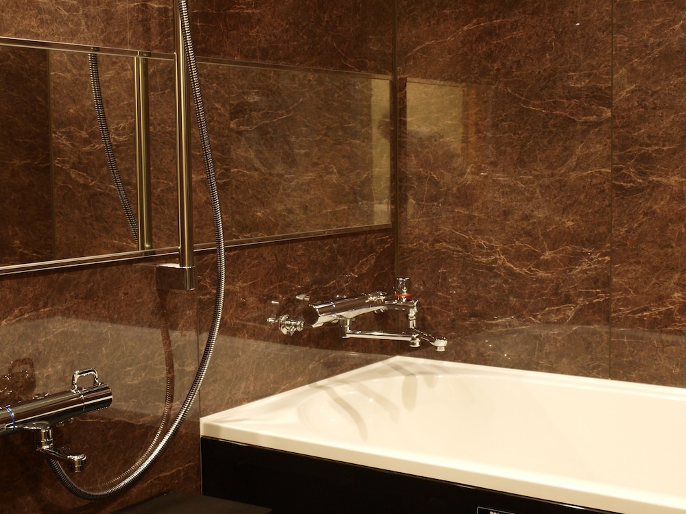 デラックス 和洋室 和食膳プラン バスルームの設備0 | ニセコ温泉郷 いこいの湯宿 いろは