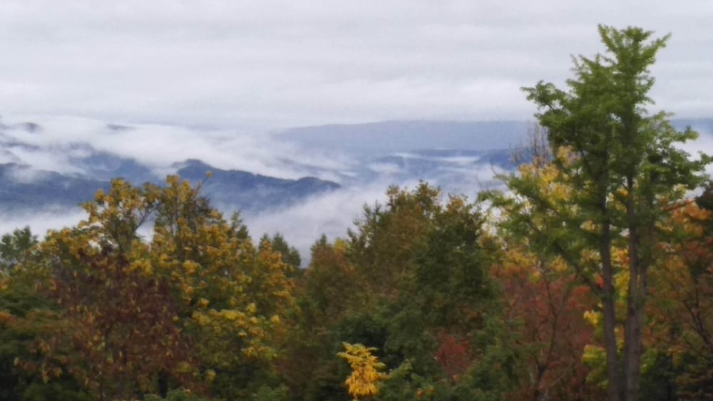 和室（和室＋ローベッドツイン）共用バスルーム（南向き） 和食膳プラン 部屋からの景観0 | ニセコ温泉郷 いこいの湯宿 いろは
