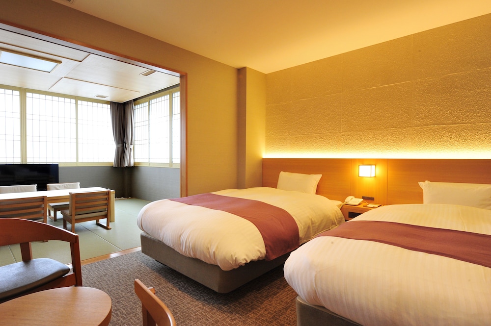 和洋室（南向き） 和食膳プラン 客室3 | ニセコ温泉郷 いこいの湯宿 いろは