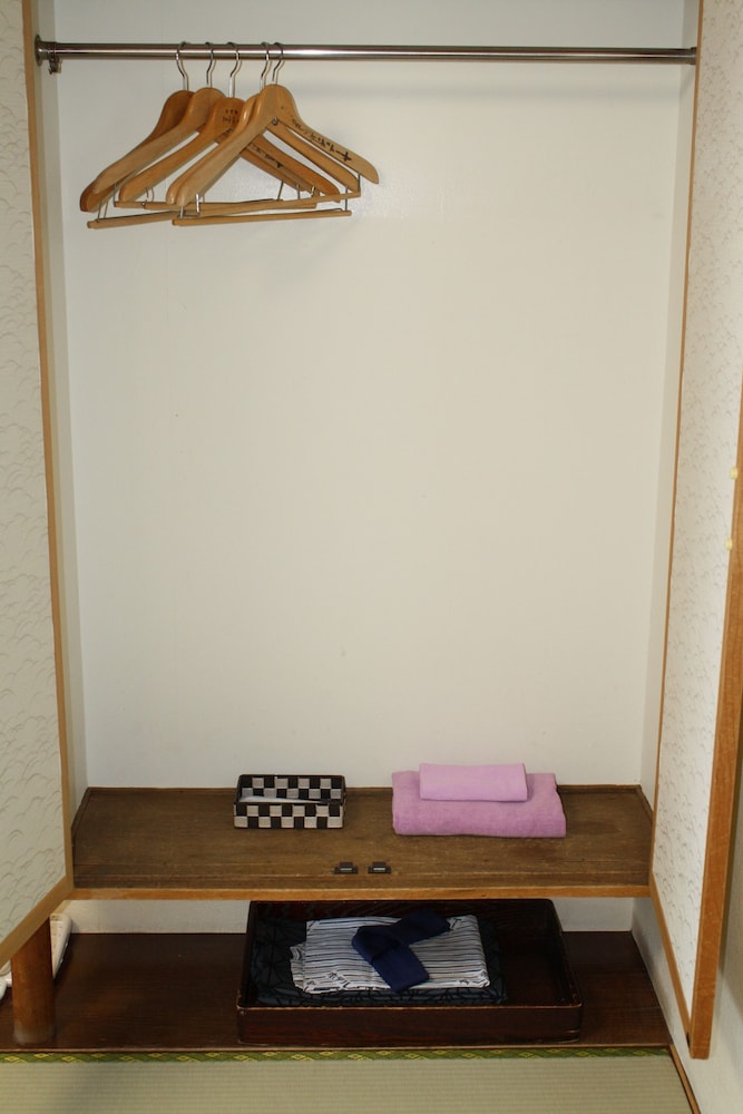 和室 専用トイレ付 共用バスルーム (朝食+夕食付) 客室10 | ホテルグランドトーヤ
