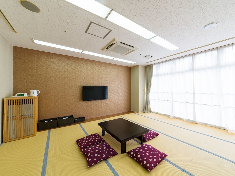 大和室(布団最大10組まで） | ホテルアベスト那覇国際通り