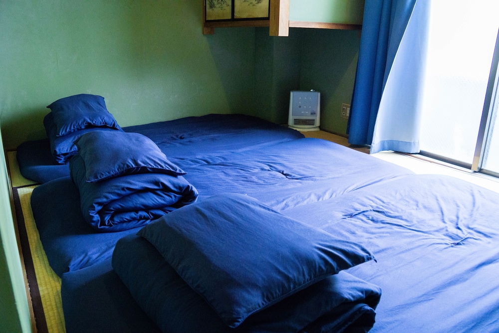 トリプルルーム 客室2 | ぴーすはうす桜