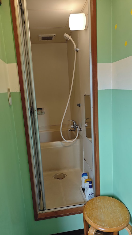 ツインルーム バスルーム1 | ぴーすはうす桜