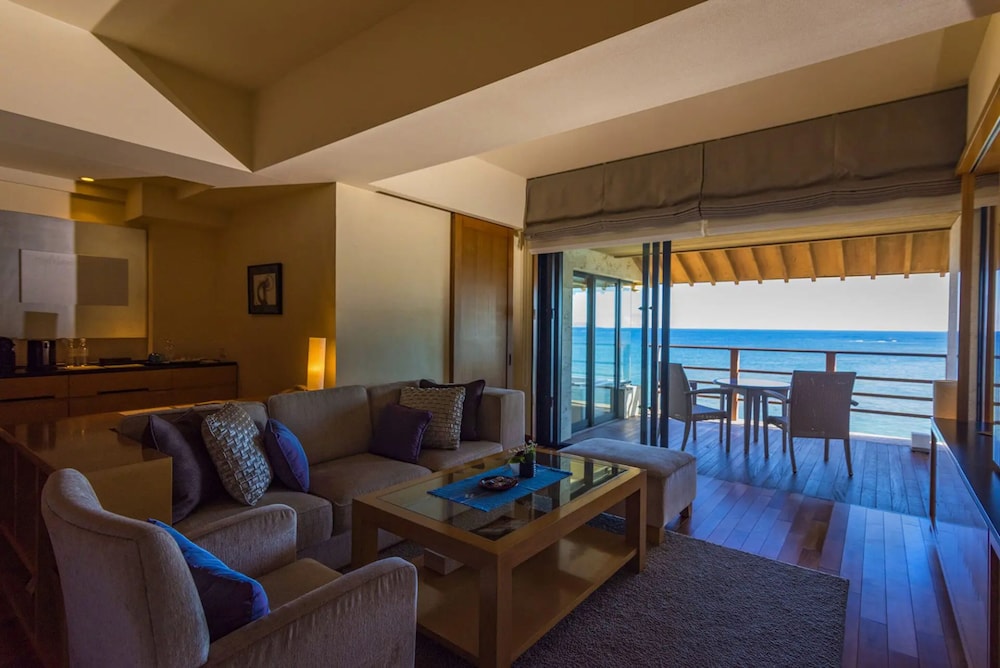 エグゼクティブ スイート オーシャンビュー 客室5 | 百名伽藍