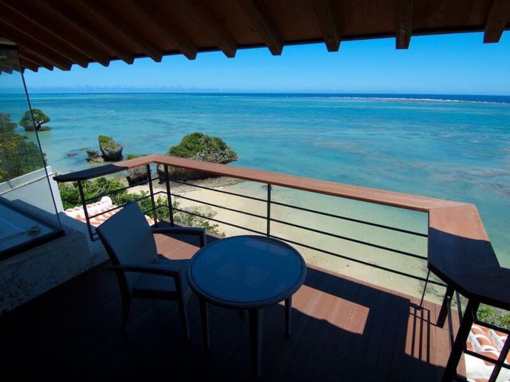 エグゼクティブ スイート オーシャンビュー 客室2 | 百名伽藍