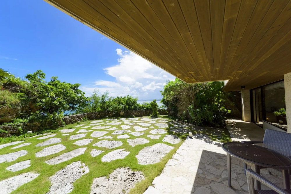 湛水の間 テラス / パティオ1 | 百名伽藍