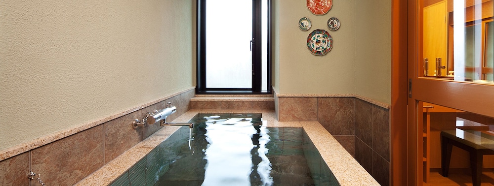 和室 [粋] リバービュー・坪庭＆内風呂付き 禁煙 客室2 | 吉祥やまなか