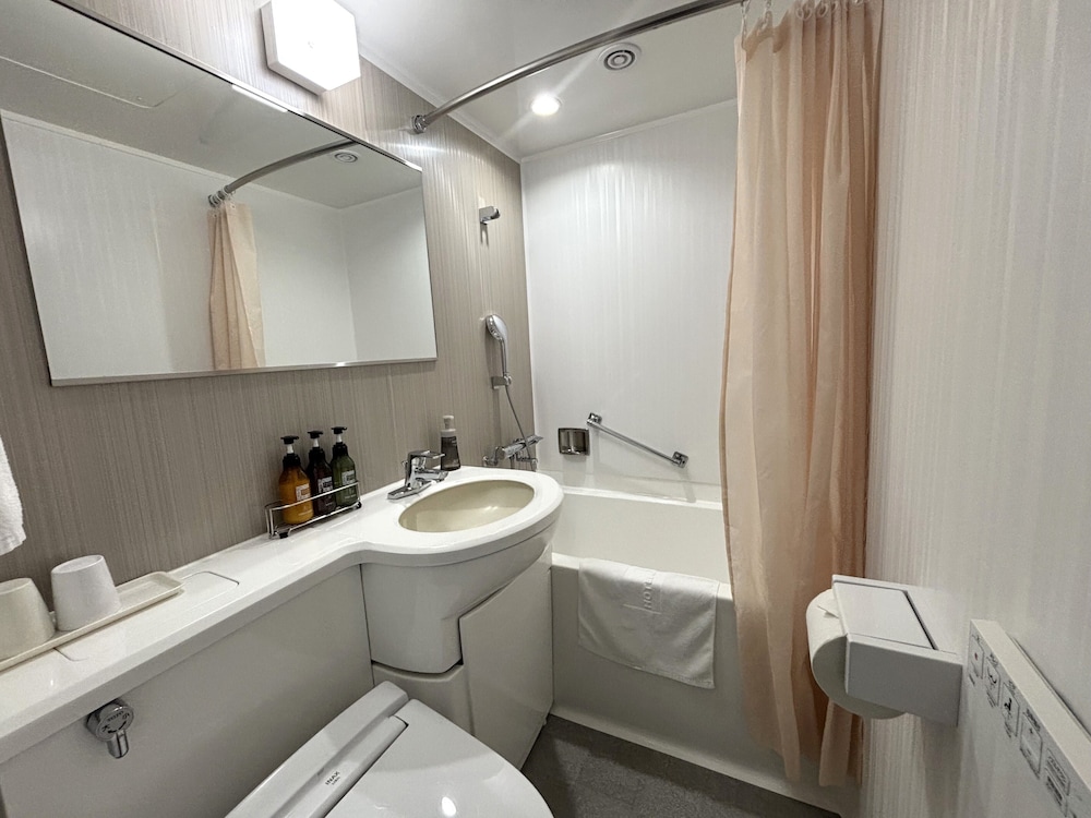 ツイン ルーム（禁煙） バスルーム3 | ホテル 1-2-3 倉敷