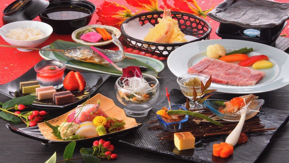 Japanese Western Room (Half Board Plan with Wagyu 100g Dinner) | 奥日光小西ホテル