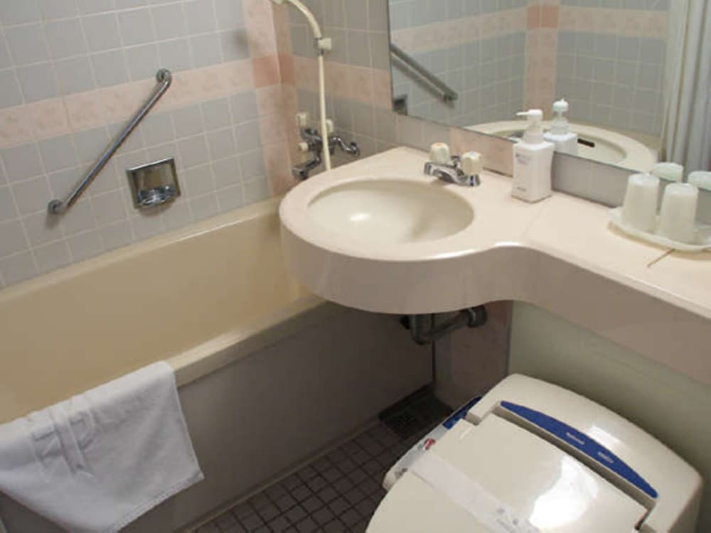 〈高層階10階〉【オーシャンビュー】和洋室　40㎡《禁煙室》 バスルーム0 | ベイリゾートホテル小豆島