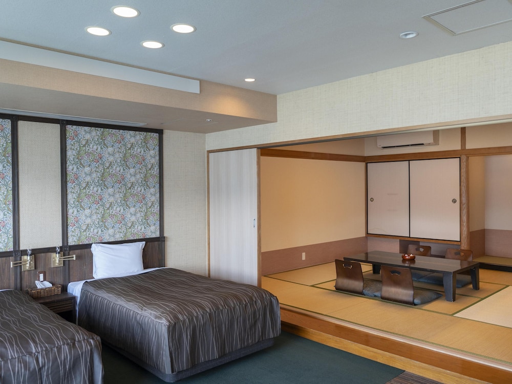 〈最上階11階〉【オーシャンビュー】ロイヤルスイート　《禁煙》 客室2 | ベイリゾートホテル小豆島