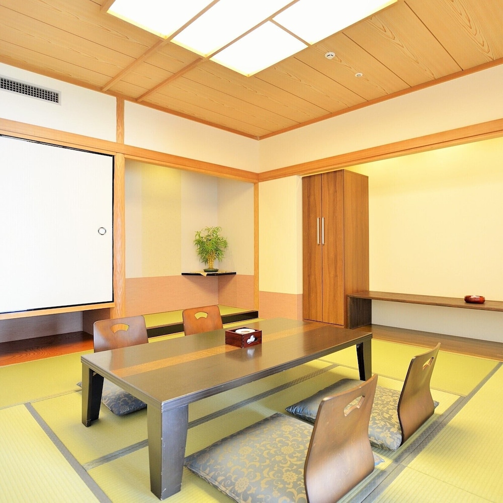 〈最上階11階〉【オーシャンビュー】ロイヤルスイート　《禁煙》 リビング エリア0 | ベイリゾートホテル小豆島