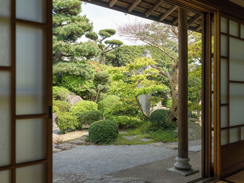 貴賓室 (1階庭園側, 禁煙) 部屋からの景観0 | 萩の宿 常茂恵