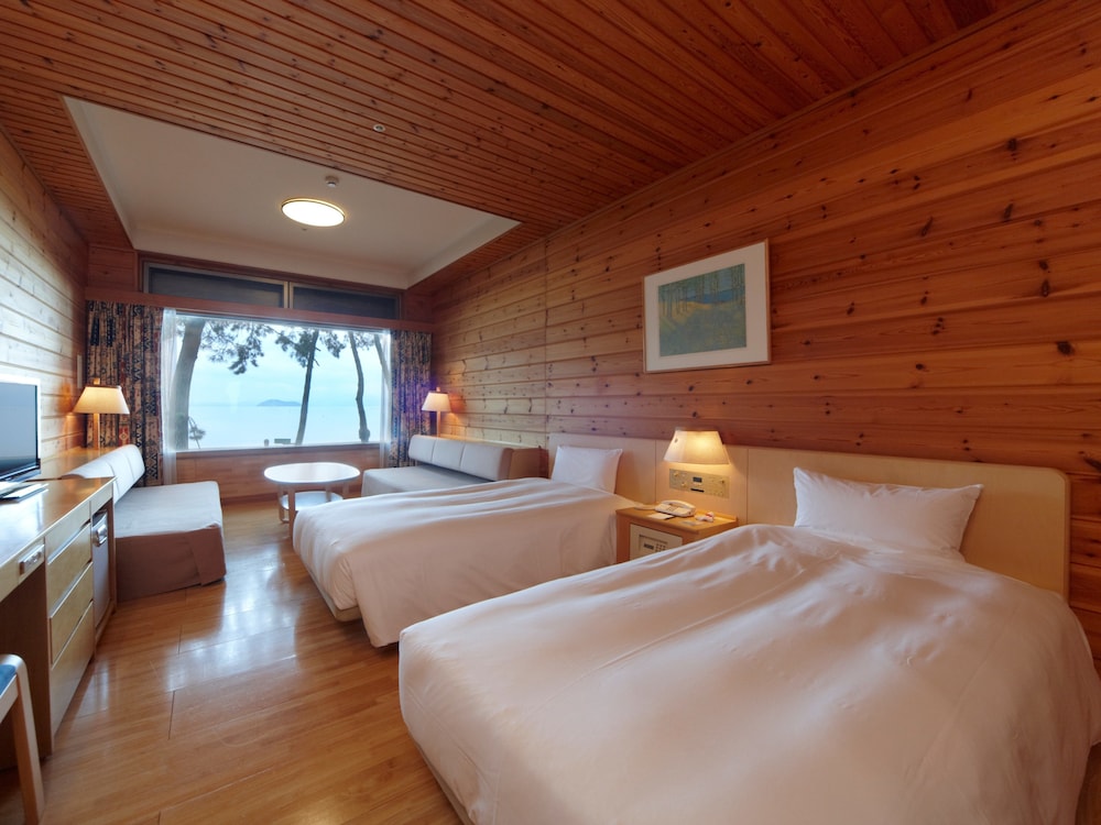 [禁煙] ファミリー ツインルーム | 奥琵琶湖マキノグランドパークホテル