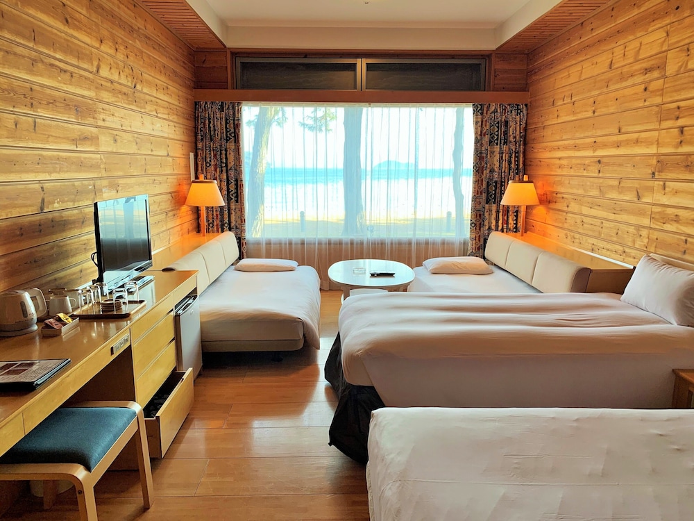 [禁煙] ファミリー ツインルーム 客室1 | 奥琵琶湖マキノグランドパークホテル