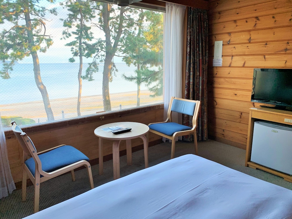 [禁煙] ベーシック ツインルーム 客室2 | 奥琵琶湖マキノグランドパークホテル