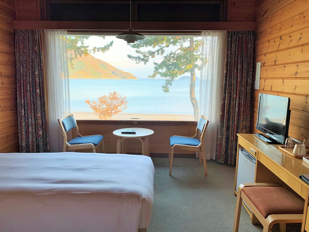 [禁煙] ベーシック ツインルーム 客室1 | 奥琵琶湖マキノグランドパークホテル