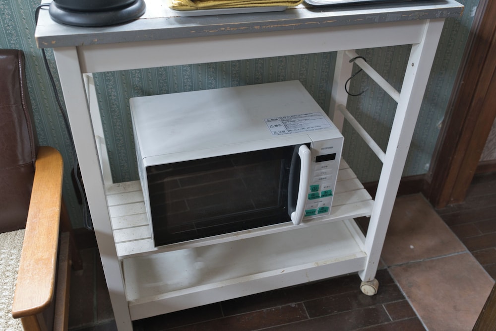 ツインルーム、2段ベッド(禁煙) リビング エリア1 | IZA鎌倉ゲストハウス＆バー