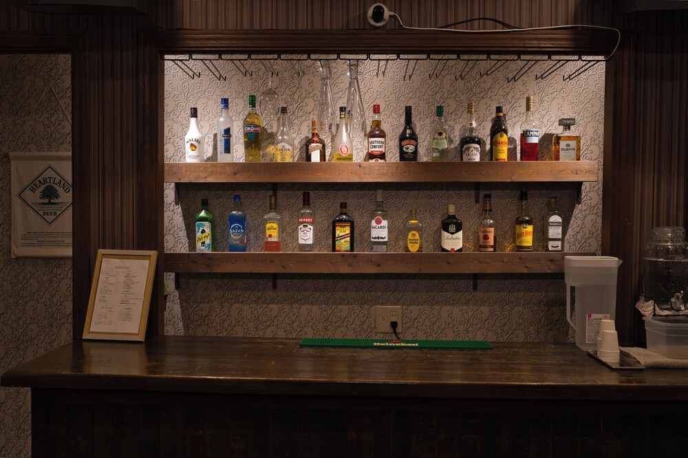 ツインルーム、2段ベッド(禁煙) リビング エリア10 | IZA鎌倉ゲストハウス＆バー