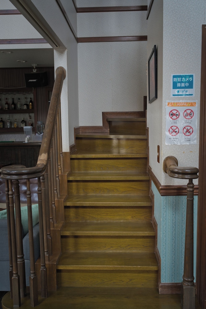 ツインルーム、2段ベッド(禁煙) リビング エリア6 | IZA鎌倉ゲストハウス＆バー