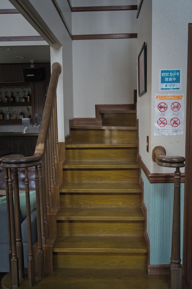 4人部屋、2段ベッド(禁煙) リビング エリア0 | IZA鎌倉ゲストハウス＆バー