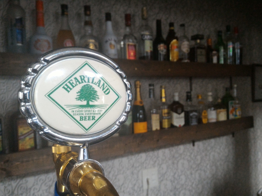 バー (施設内)1 | IZA鎌倉ゲストハウス＆バー