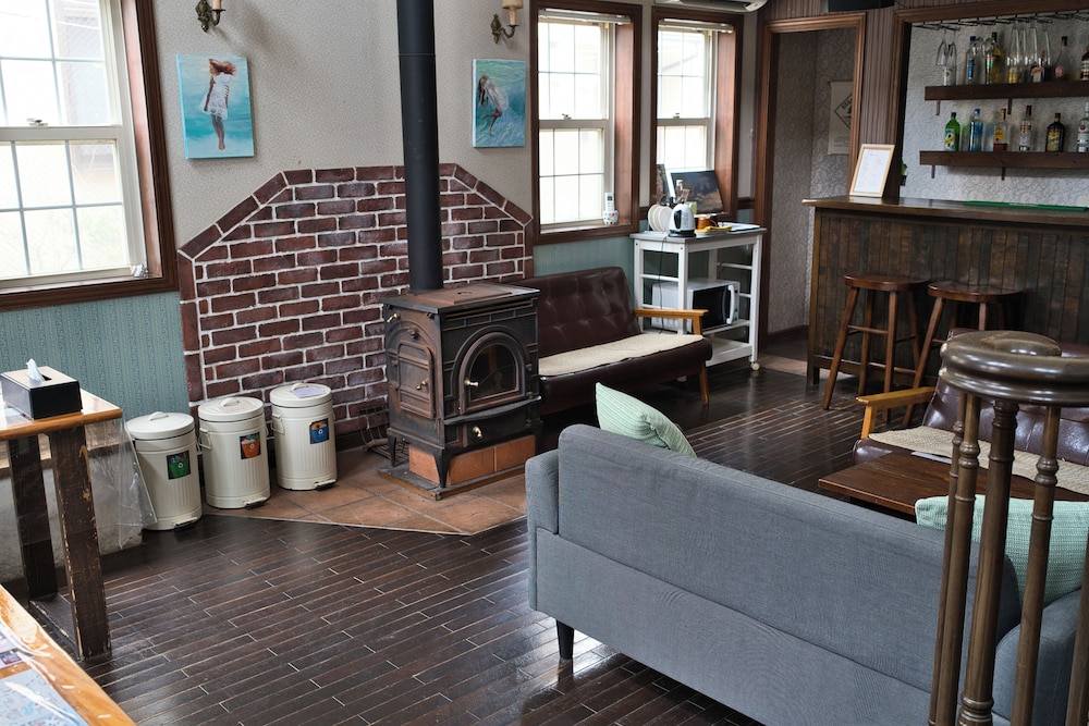 ツインルーム、2段ベッド(禁煙) ラウンジ0 | IZA鎌倉ゲストハウス＆バー