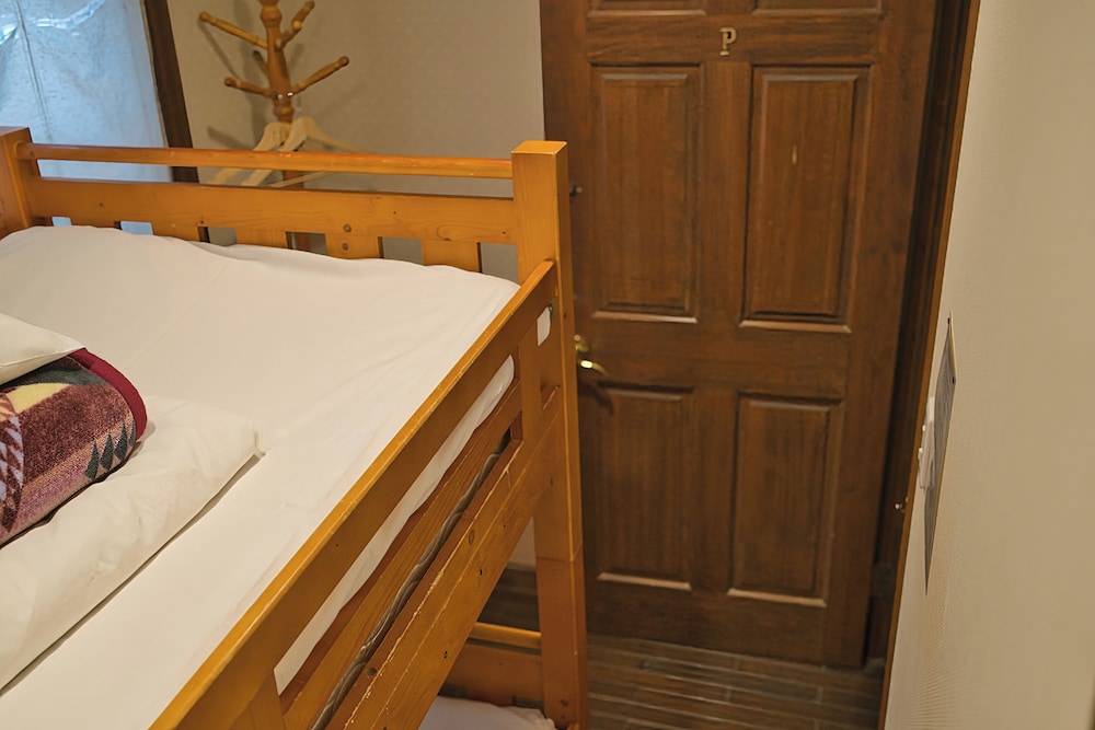 ツインルーム、2段ベッド(禁煙) 客室1 | IZA鎌倉ゲストハウス＆バー