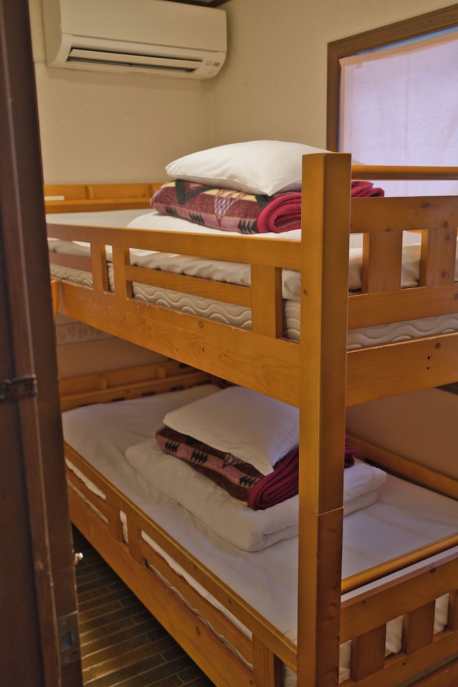 ツインルーム、2段ベッド(禁煙) | IZA鎌倉ゲストハウス＆バー