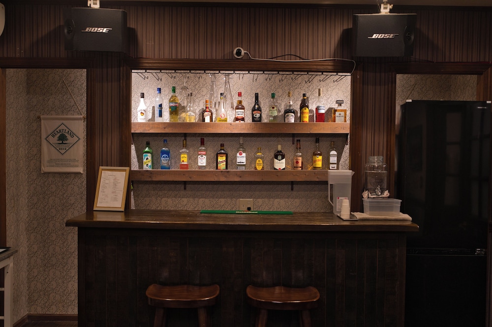 ツインルーム、2段ベッド(禁煙) リビング エリア8 | IZA鎌倉ゲストハウス＆バー